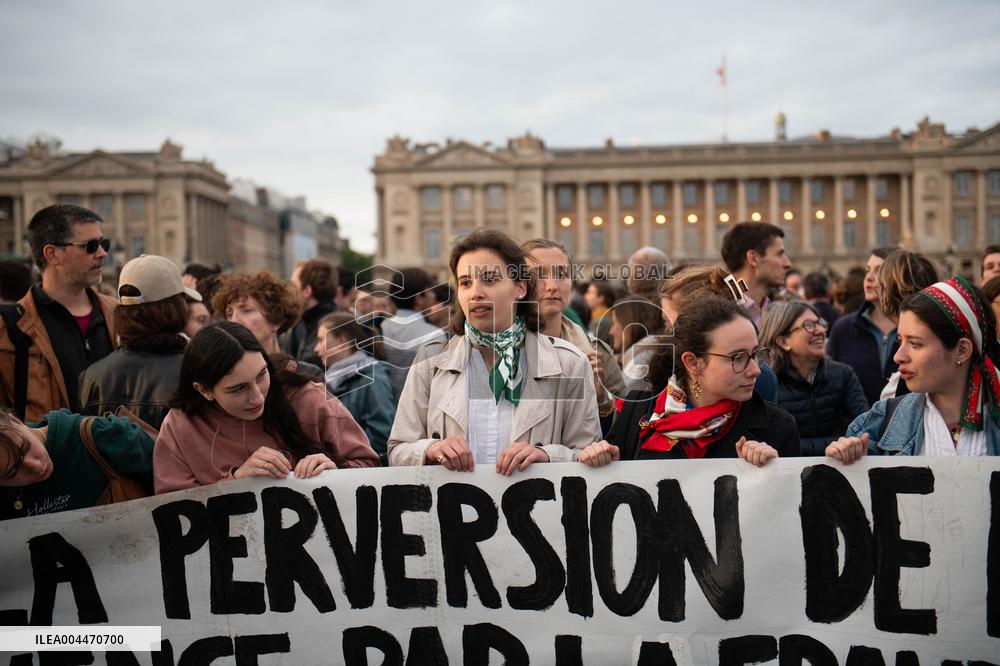 Catholics Protest Euthanasia Bill in Paris