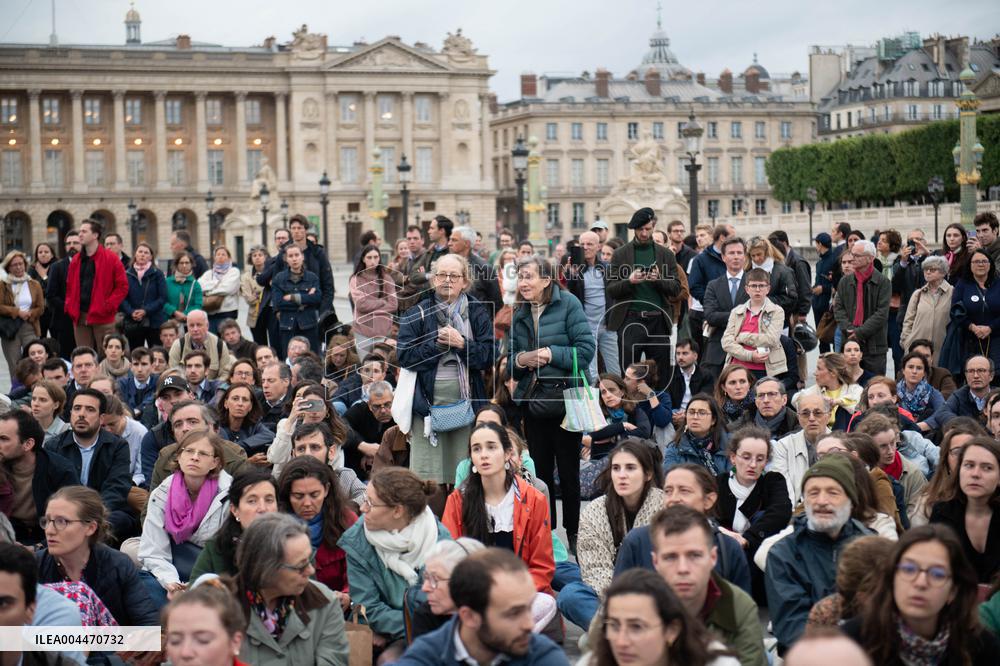 Catholics Protest Euthanasia Bill in Paris