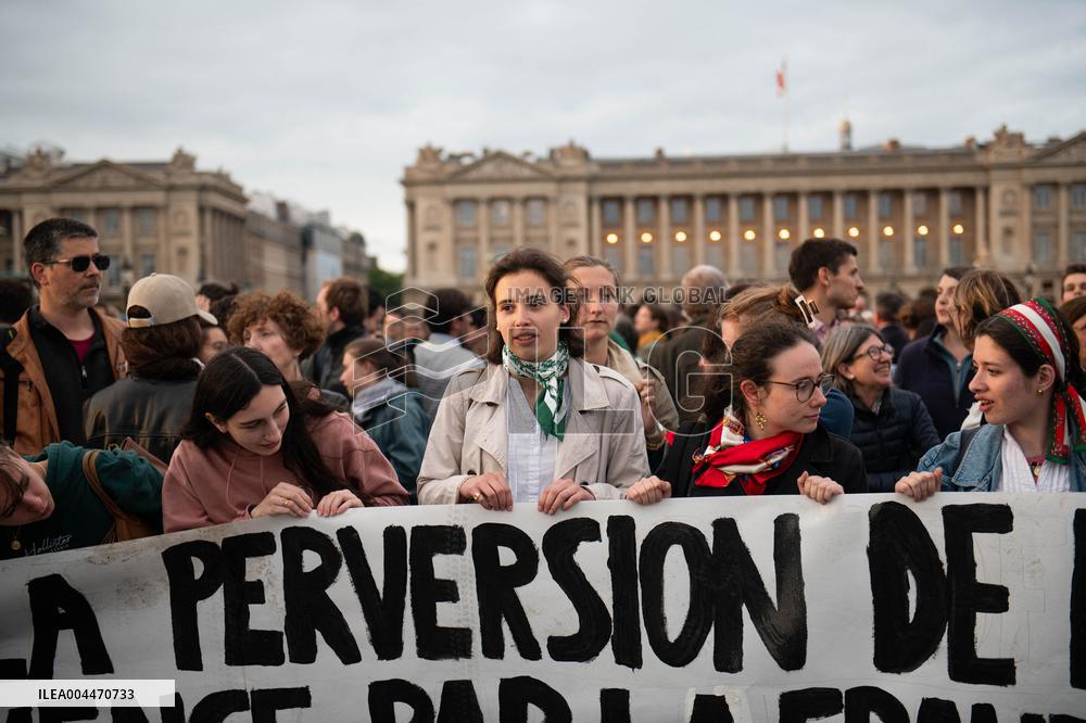 Catholics Protest Euthanasia Bill in Paris