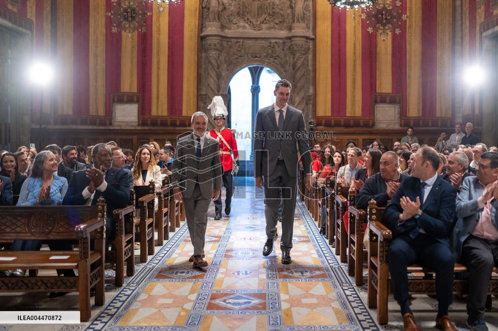 Collboni Presents the Gold Medal for Sporting Merit to Pau Gasol - Barcelona