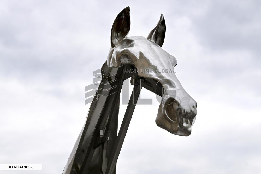 Mayor Jeanne Barseghian Inaugurates Zeus of Paris 2024 - Paris