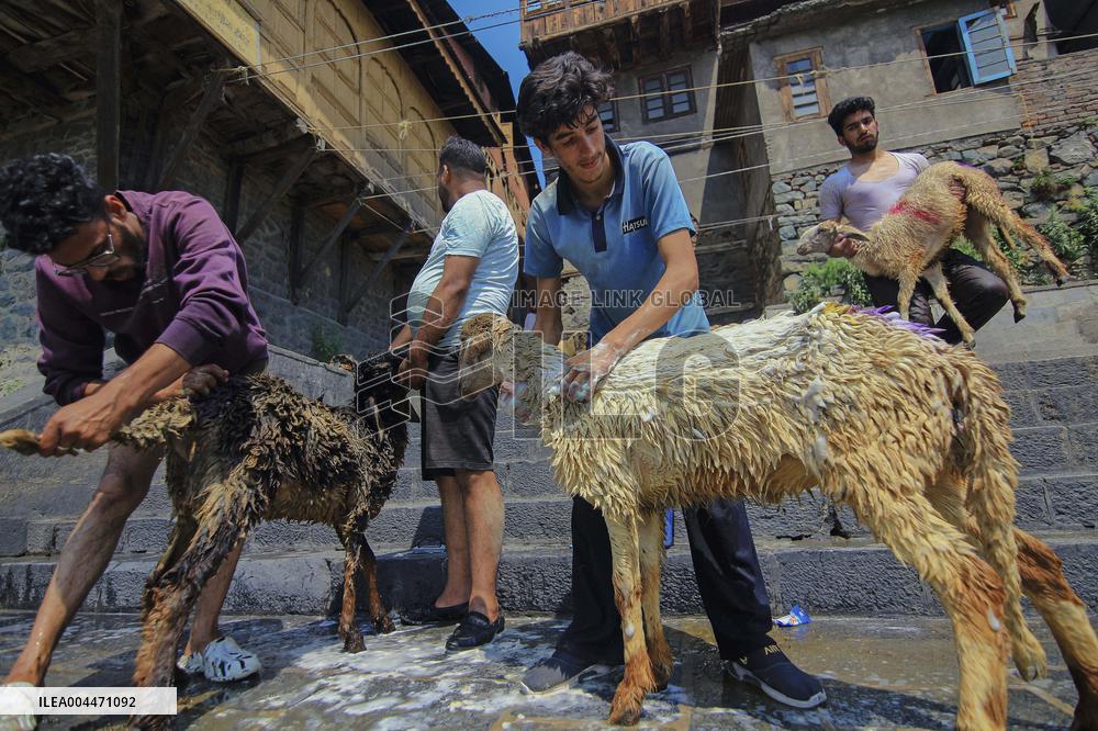 Kashmir Prepares For Eid Al Adha - India