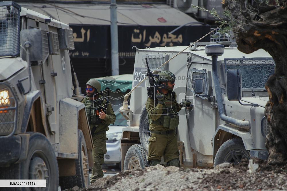 Israeli Forces Raid Financial Sites in Jenin - Palestine