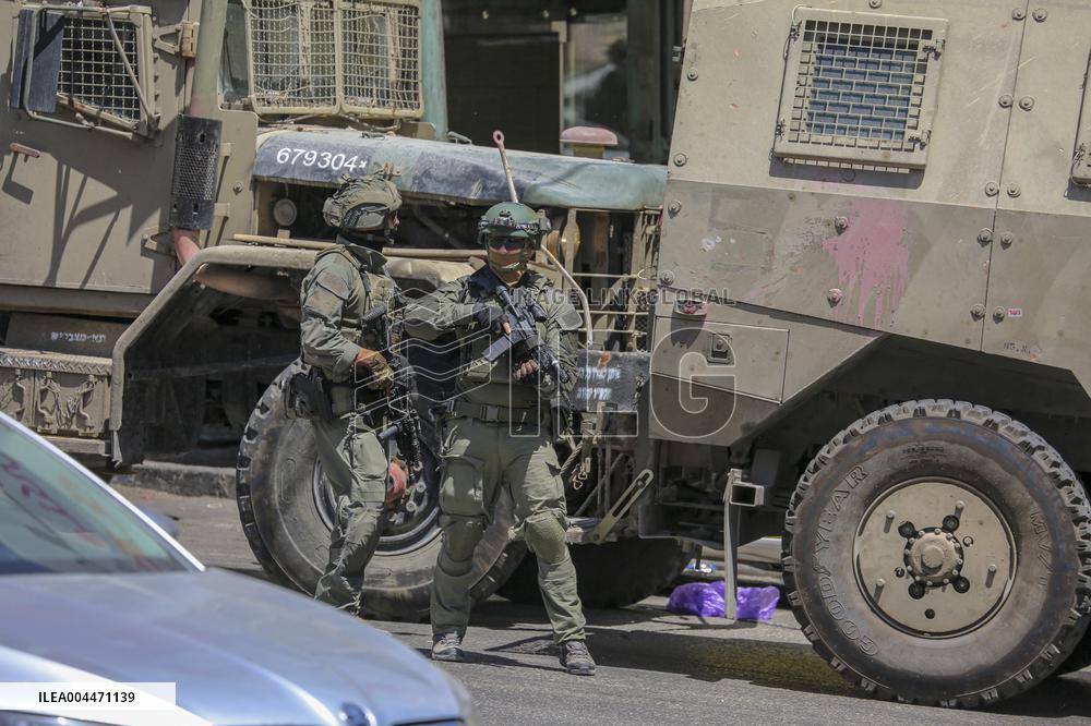 Israeli Forces Raid Financial Sites in Jenin - Palestine