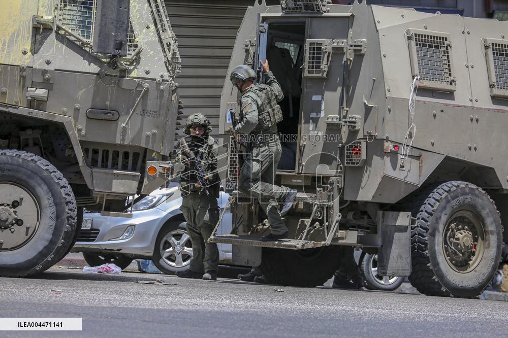 Israeli Forces Raid Financial Sites in Jenin - Palestine