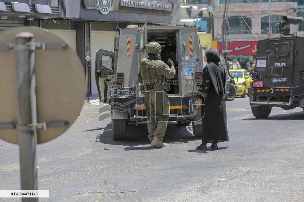 Israeli Forces Raid Financial Sites in Jenin - Palestine