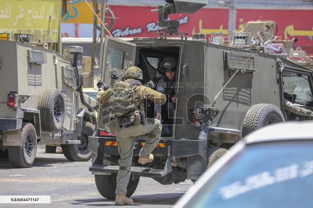 Israeli Forces Raid Financial Sites in Jenin - Palestine