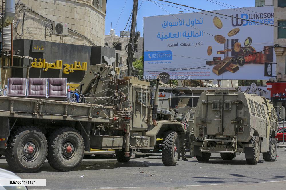 Israeli Forces Raid Financial Sites in Jenin - Palestine