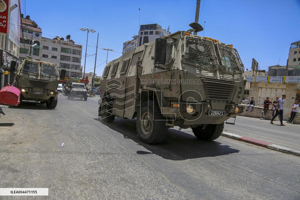 Israeli Forces Raid Financial Sites in Jenin - Palestine
