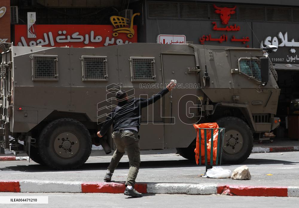 Clash During an Israeli Operation - West Bank