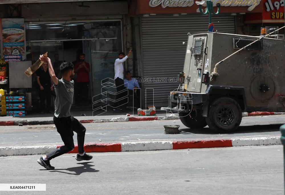Clash During an Israeli Operation - West Bank