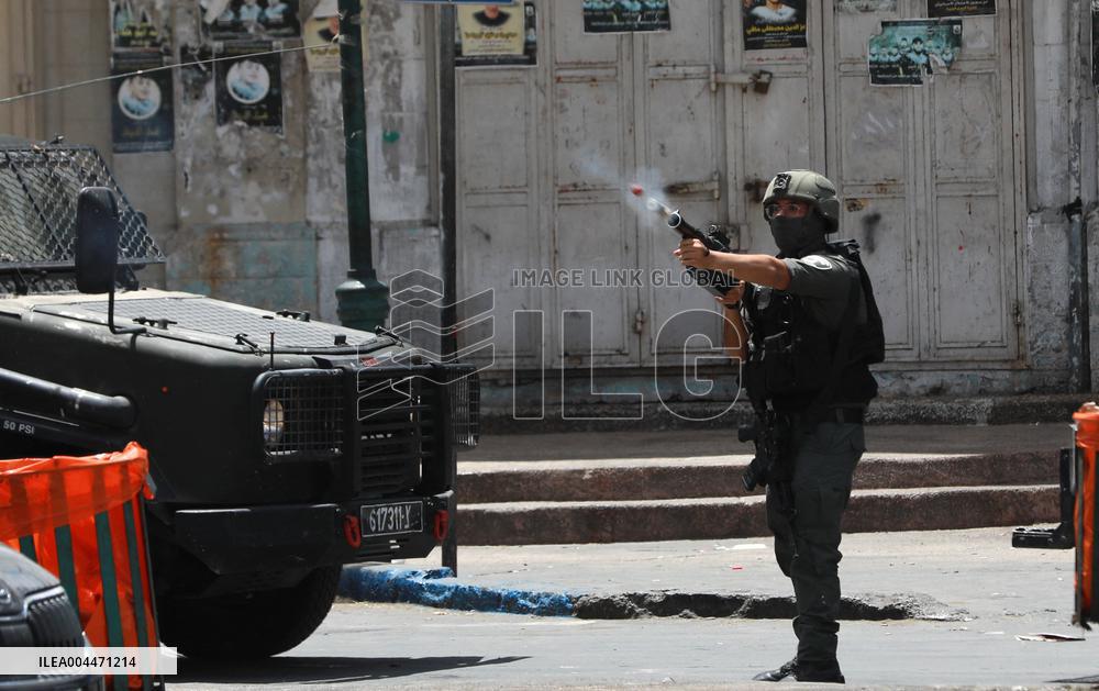 Clash During an Israeli Operation - West Bank