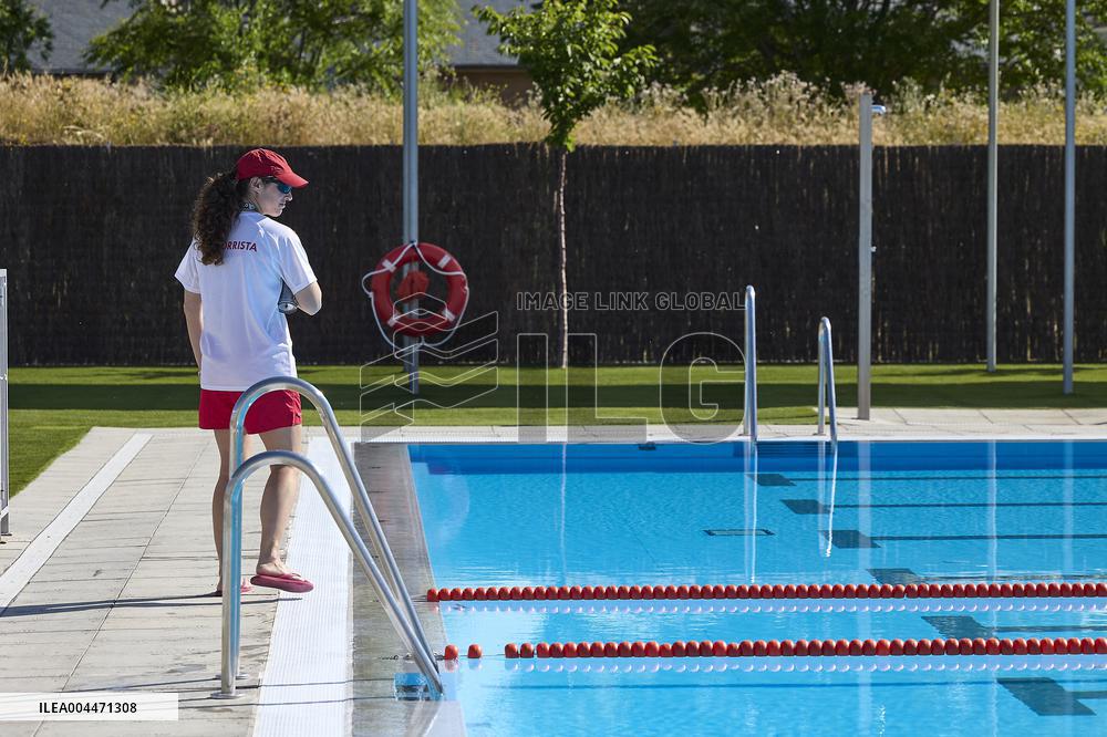 Illustration - 2025 Madrid Summer Pools Season