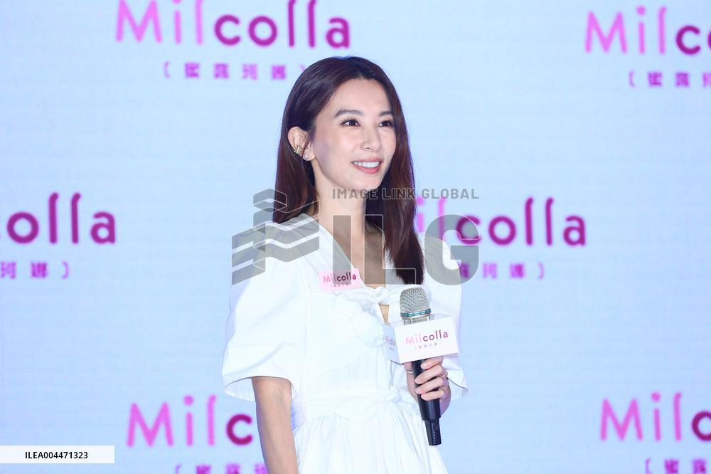 Female Singer Hebe Tien