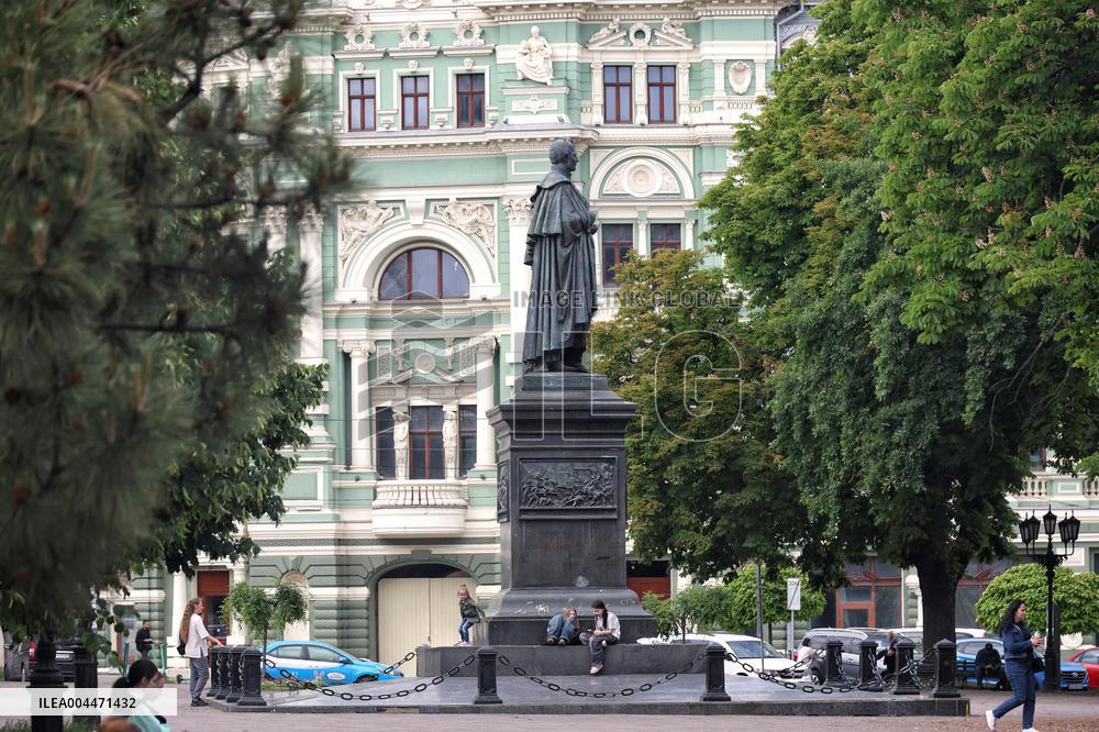Soborna Square in OdesaSoborna Square in Odesa