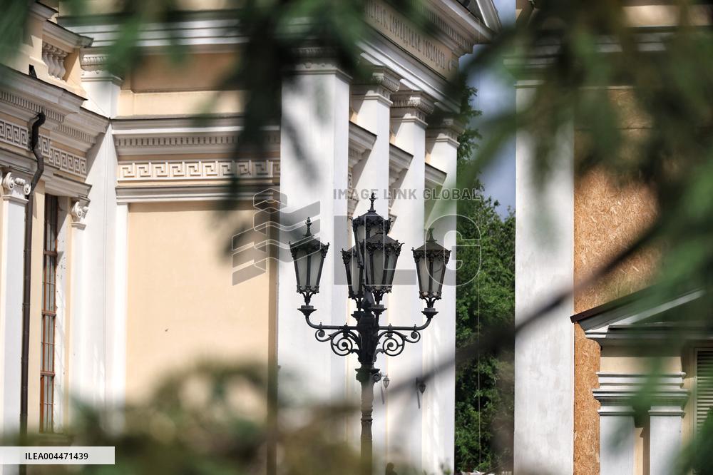 Soborna Square in OdesaSoborna Square in Odesa