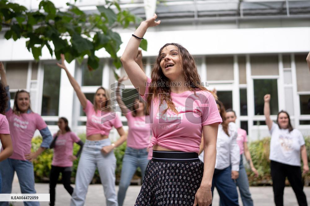 Denitsa Ikonomova dances with the Intimina brand - Paris AJ