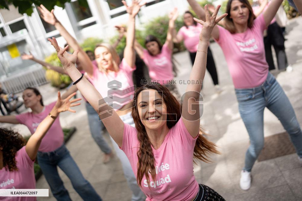 Denitsa Ikonomova dances with the Intimina brand - Paris AJ