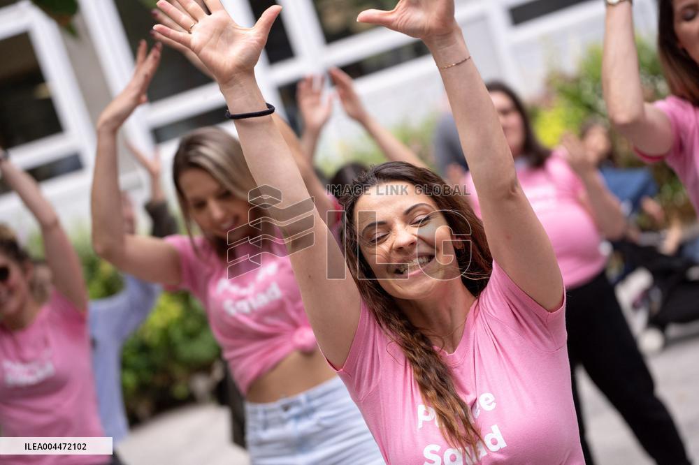 Denitsa Ikonomova dances with the Intimina brand - Paris AJ