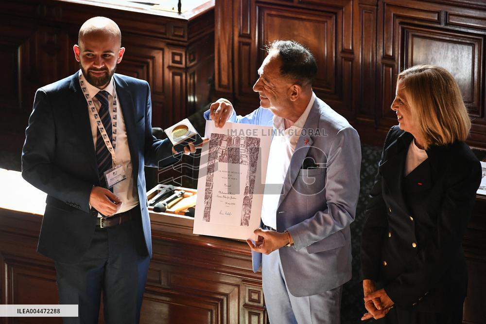 Caesar Files for Justice in Paris - FA