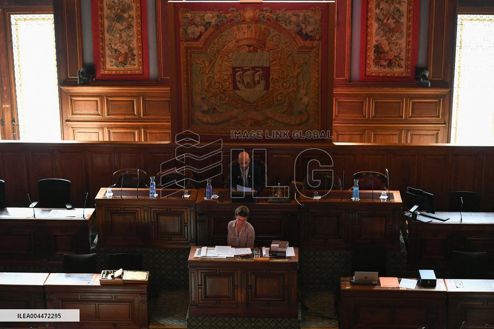 Caesar Files for Justice in Paris - FA