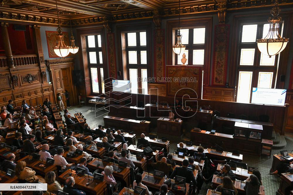 Caesar Files for Justice in Paris - FA