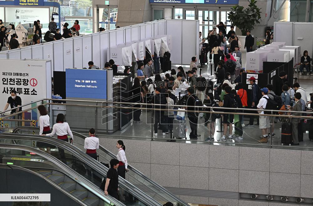 Early voting begins for S. Korea presidential race