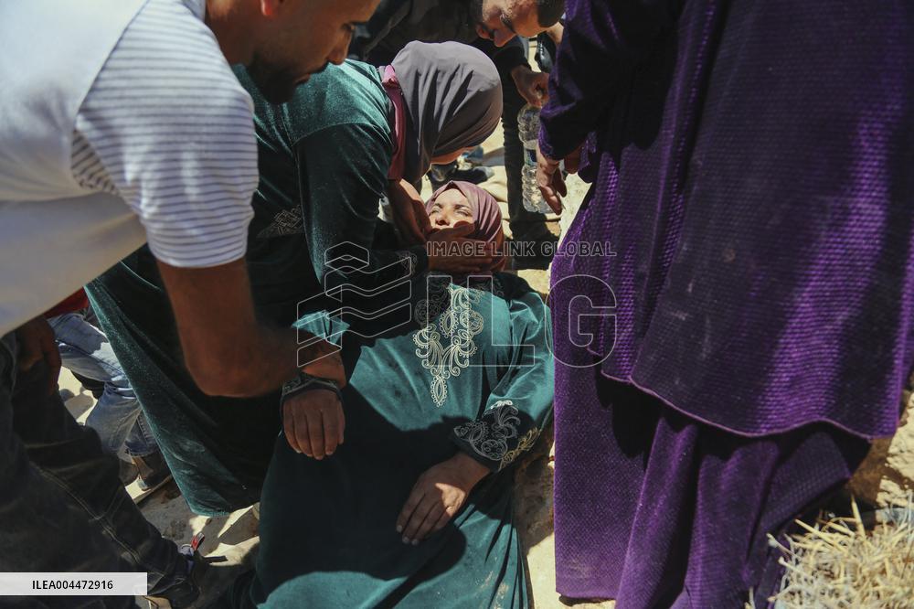 Demolishing Home and Barn in Hebron - West Bank