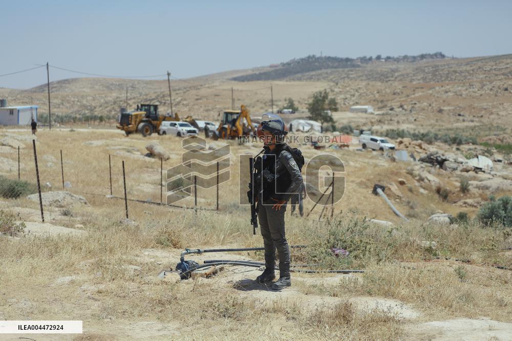 Demolishing Home and Barn in Hebron - West Bank