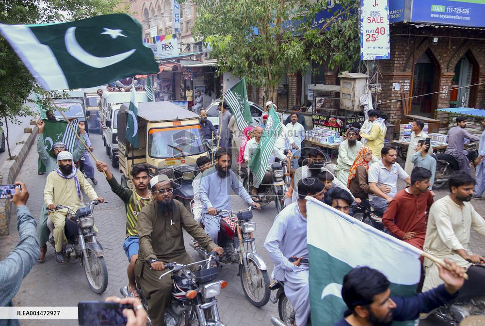 Hyderabad Rally Supports Pakistan Military
