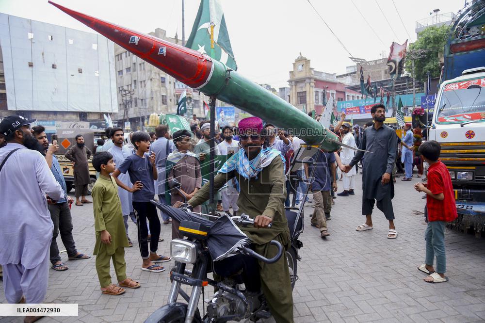 Hyderabad Rally Supports Pakistan Military