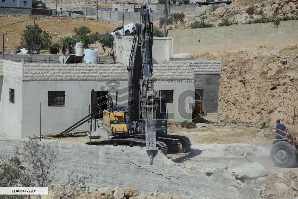 Demolishing Home and Barn in Hebron - West Bank