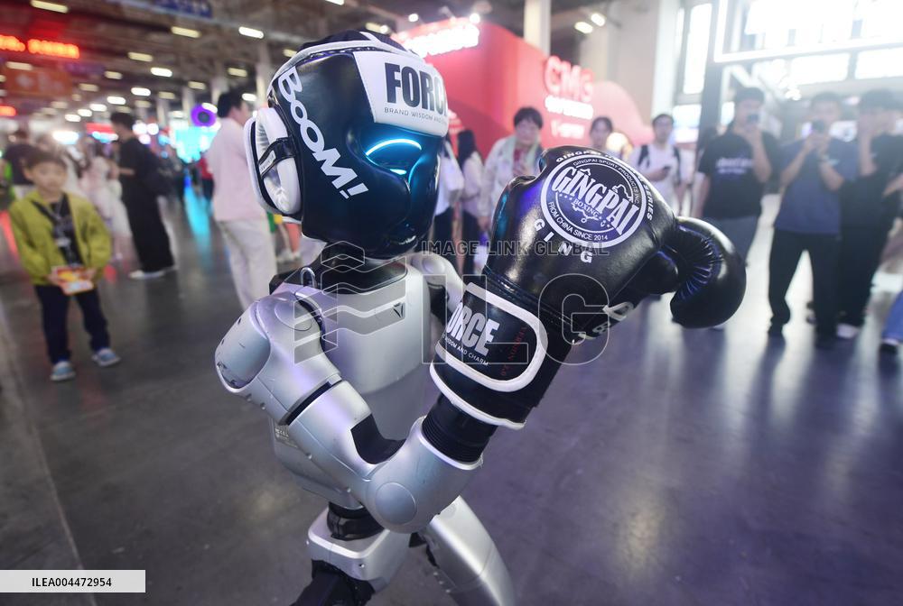 UNITREE G1 Humanoid Robot Boxing Match