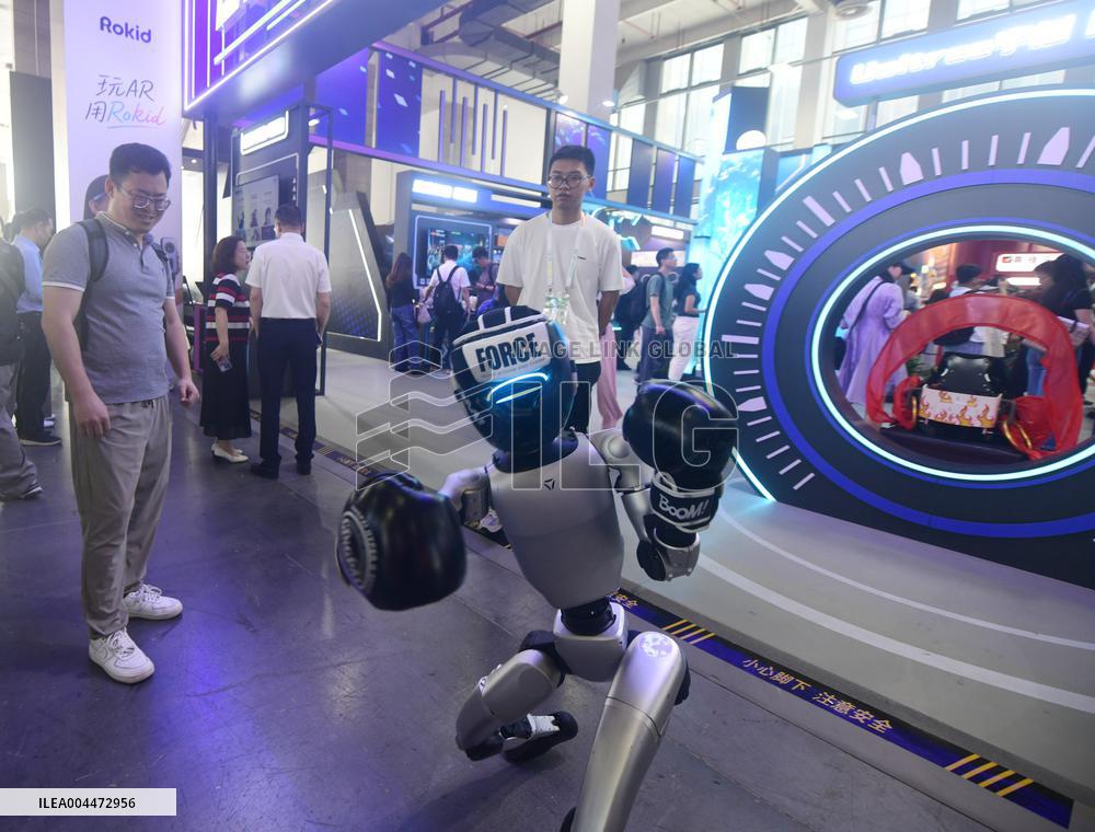 UNITREE G1 Humanoid Robot Boxing Match