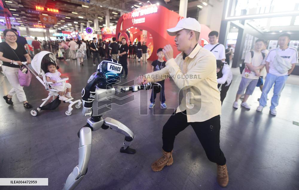 UNITREE G1 Humanoid Robot Boxing Match