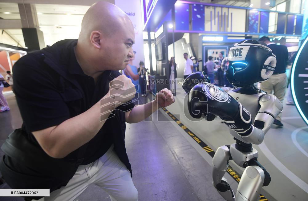 UNITREE G1 Humanoid Robot Boxing Match