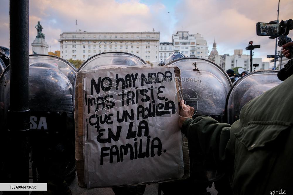 Retirees Protest Clashes With Police Outside National Congress - Buenos Aires