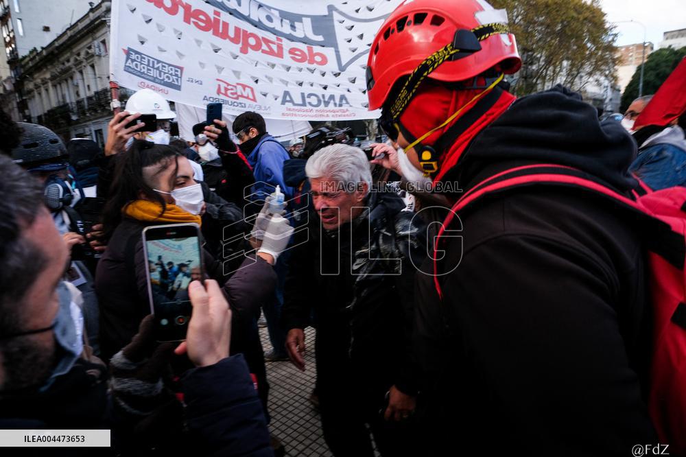Retirees Protest Clashes With Police Outside National Congress - Buenos Aires