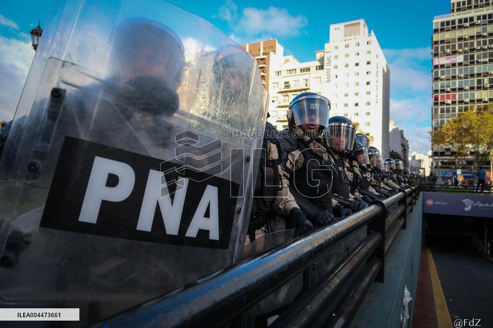 Retirees Protest Clashes With Police Outside National Congress - Buenos Aires