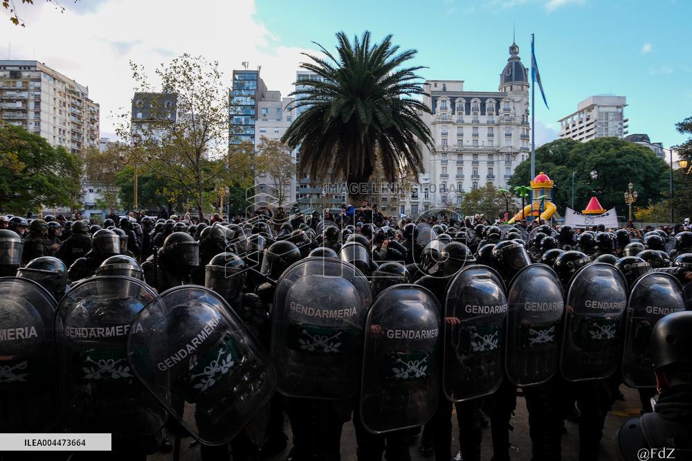 Retirees Protest Clashes With Police Outside National Congress - Buenos Aires
