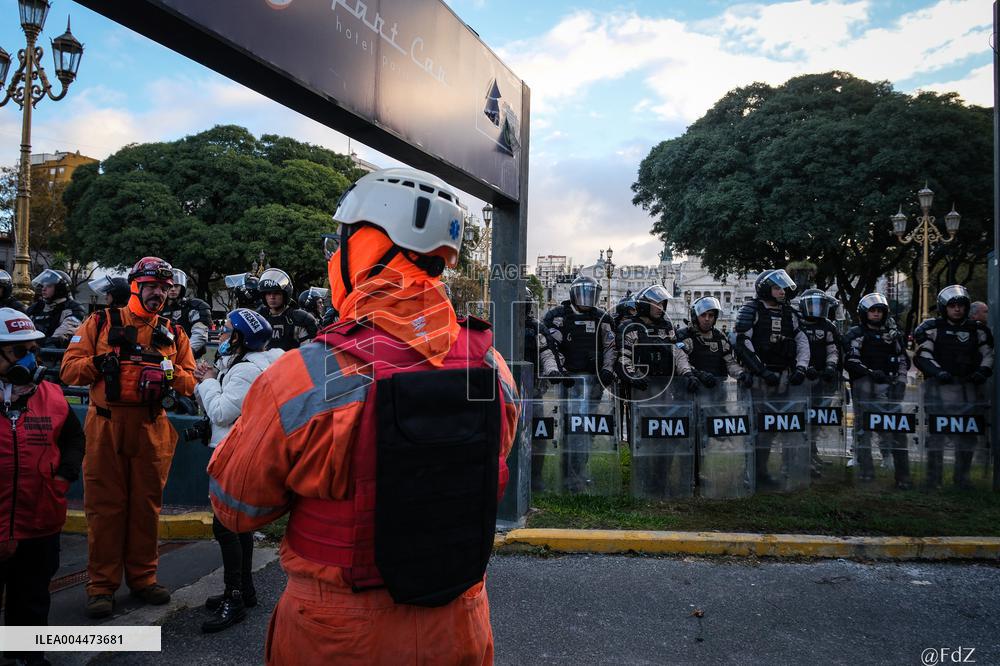 Retirees Protest Clashes With Police Outside National Congress - Buenos Aires