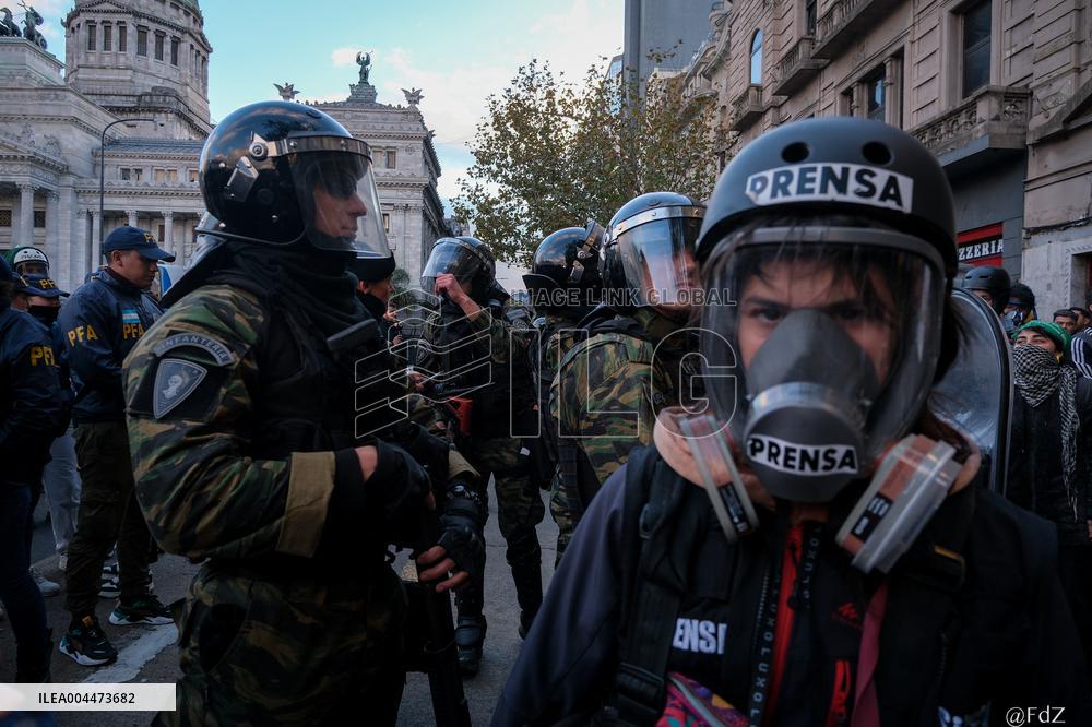 Retirees Protest Clashes With Police Outside National Congress - Buenos Aires