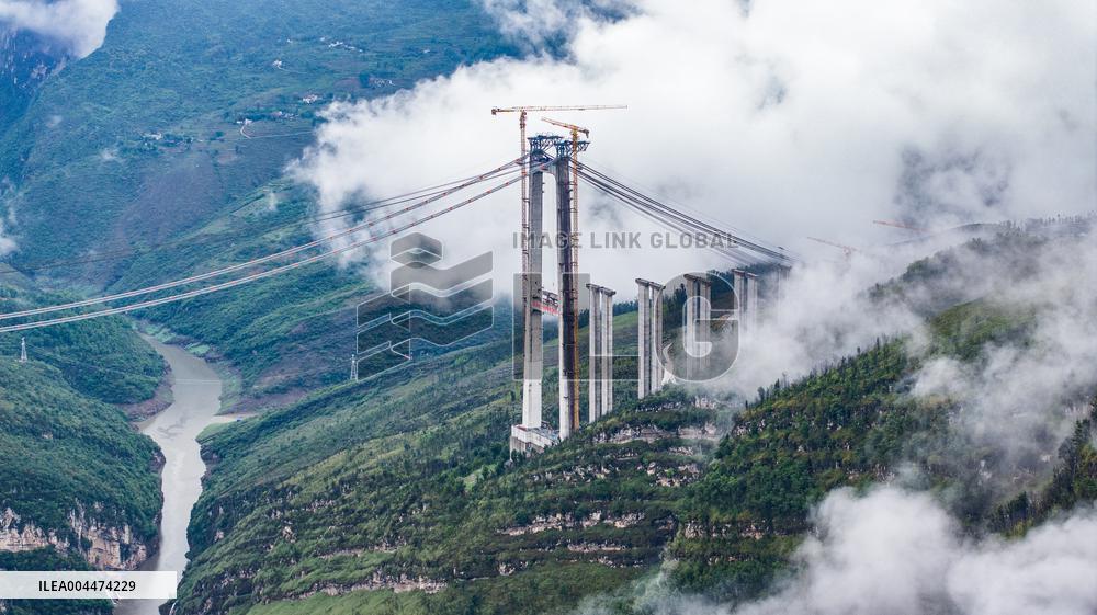 Tianmen Grand Bridge Construction - China