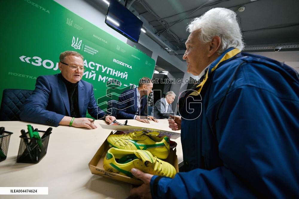 Autograph session of Andrii Shevchenko, Oleh Blokhin and Ihor Belanov in Lviv