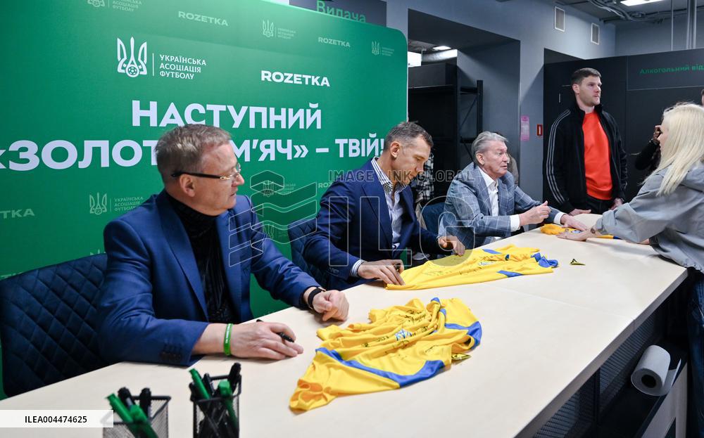 Autograph session of Andrii Shevchenko, Oleh Blokhin and Ihor Belanov in Lviv