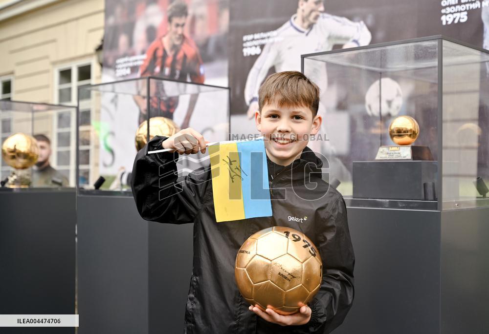 Three Ballons dOr won by Ukrainian footballers delivered to Lviv