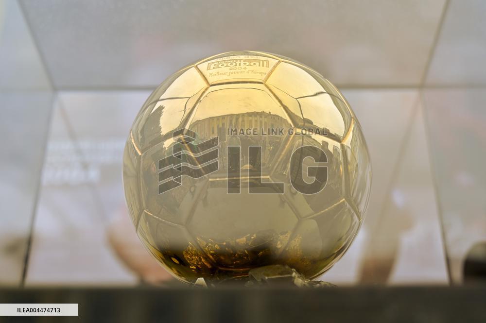 Three Ballons dOr won by Ukrainian footballers delivered to Lviv