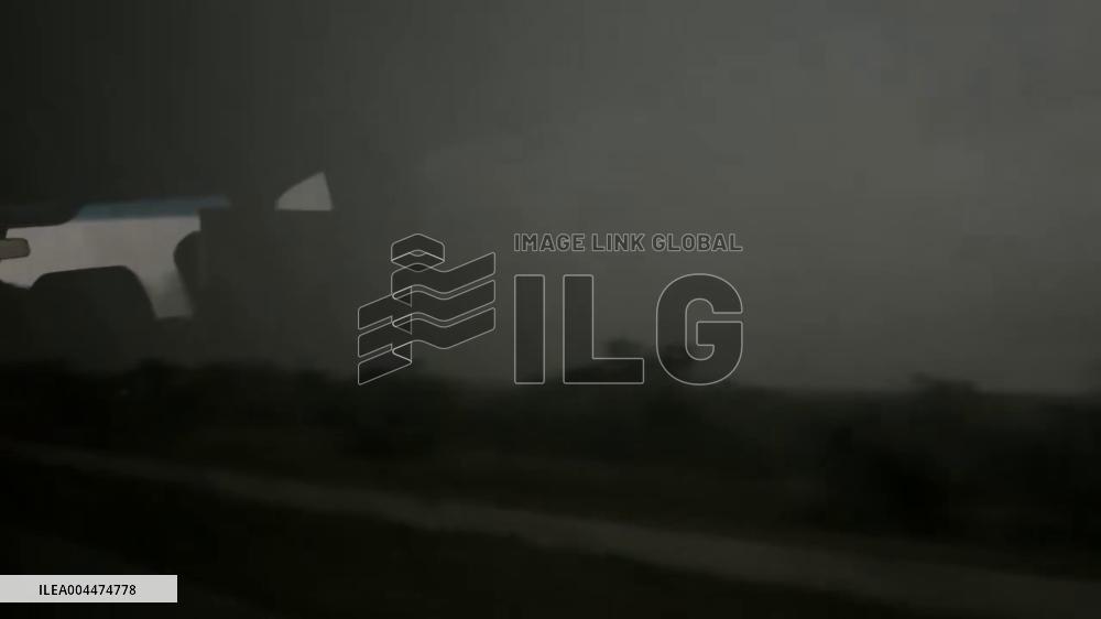 US: Series of Lightning Strikes Captured Amid Thunderstorm in Texas