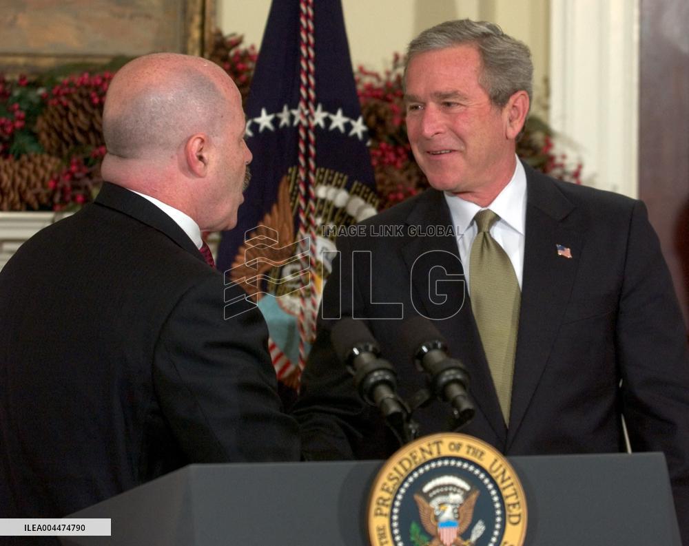 Bush Names Kerik as Secretary for Homeland Security