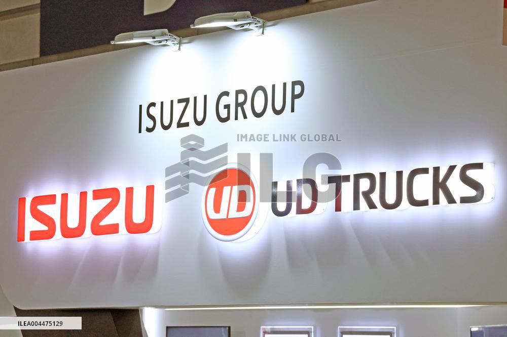 Isuzu Group signage and logo